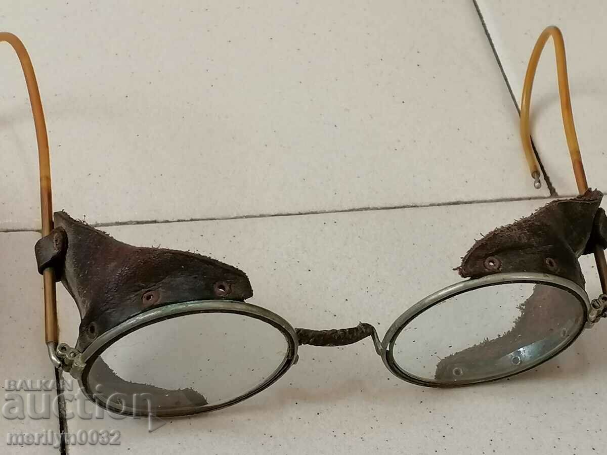 1920s open car biker glasses