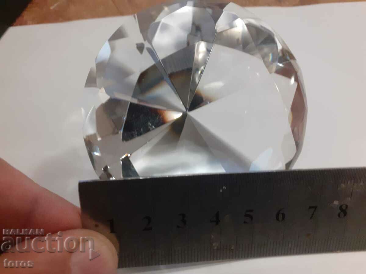 Изкуствен диамант,скъпоценен камък с цена € 12.78 | 25.00 лв.