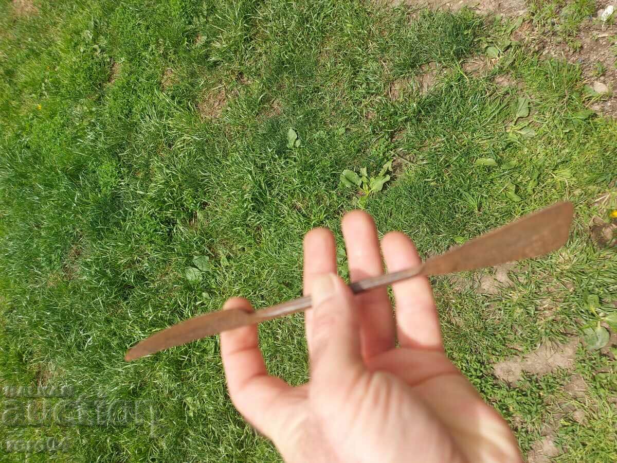 Delivery of OLD LARGE HANDMADE CRAWN CUTTING / CUTTER