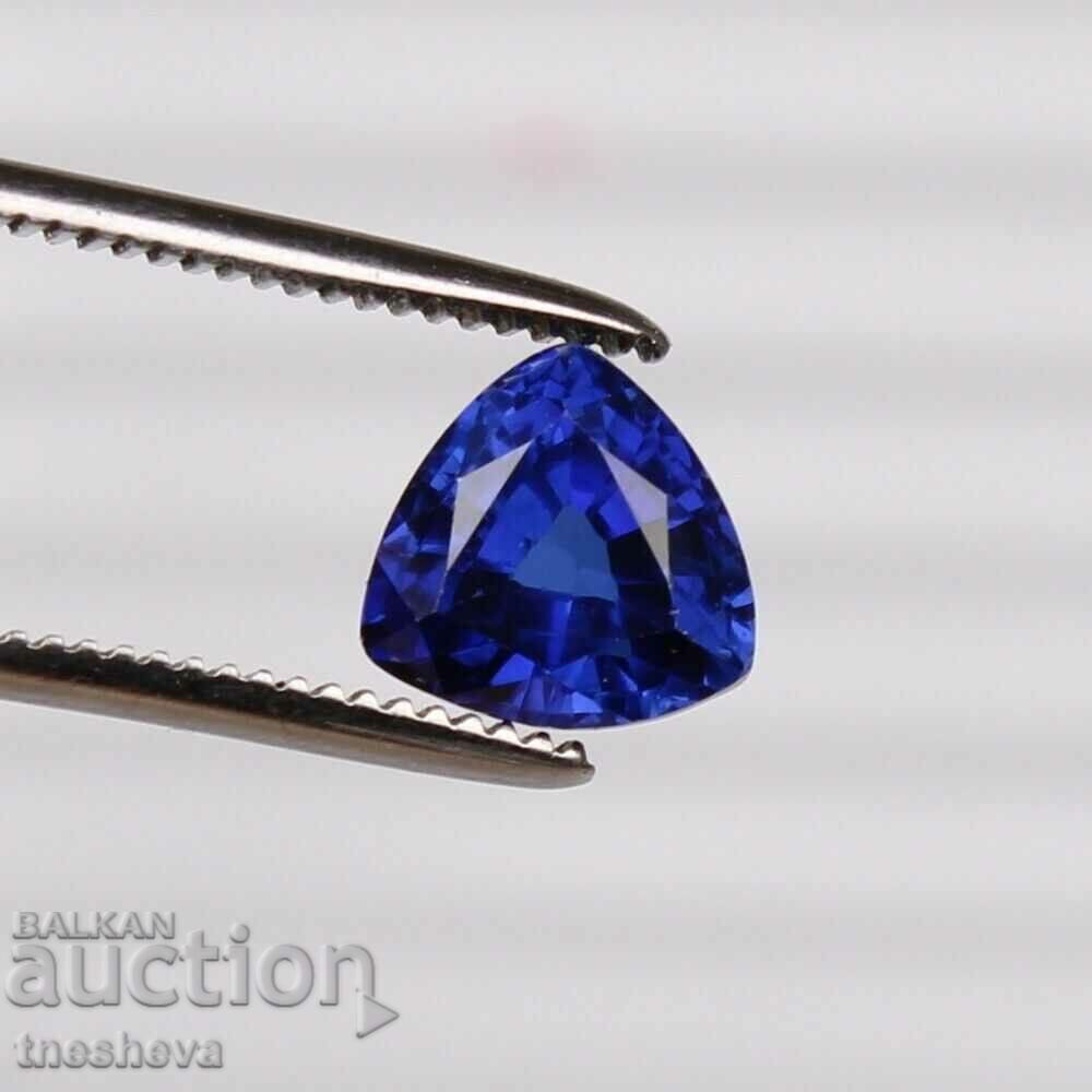 Auction 3.65 ct. beautiful sapphire trillion Auction 3.65 ct. beautiful sapphire trillion