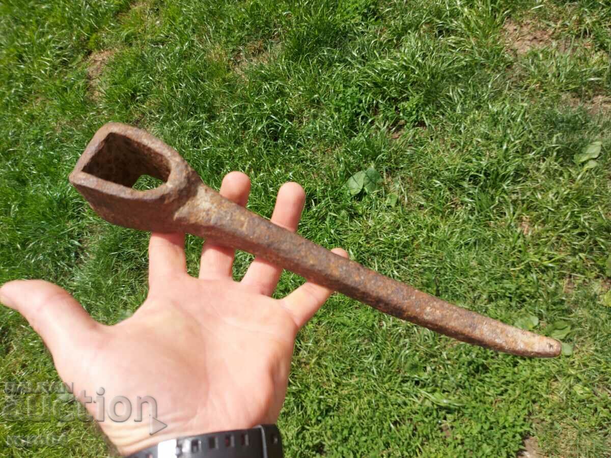 Delivery of LARGE OLD FORGED BLADE - EXCELLENT Delivery of LARGE OLD FORGED BLADE - EXCELLENT