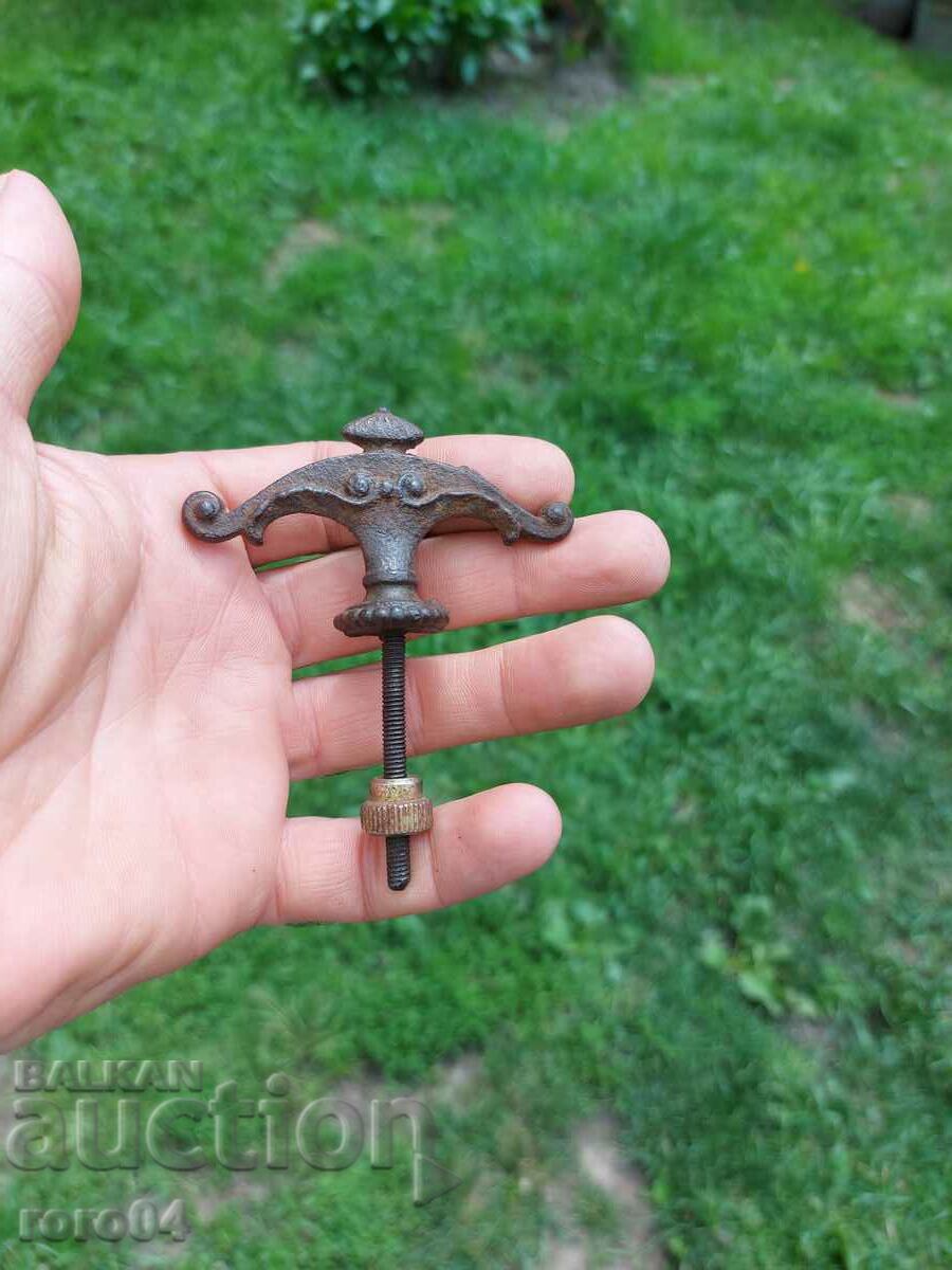 CABINET HANDLE - CAST IRON with price 27.00 BGN | € 13.80 CABINET HANDLE - CAST IRON with price 27.00 BGN | € 13.80