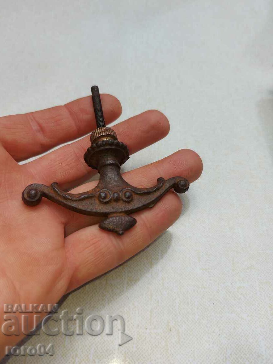 CABINET HANDLE - CAST IRON - 7 CABINET HANDLE - CAST IRON - 7