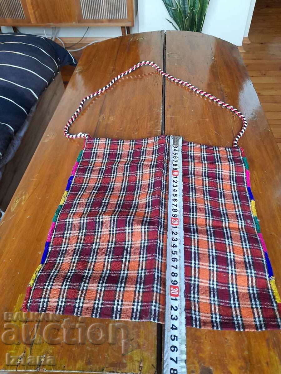 Punga veche de cioban cu preț 35.00 BGN | € 17.90 Punga veche de cioban cu preț 35.00 BGN | € 17.90