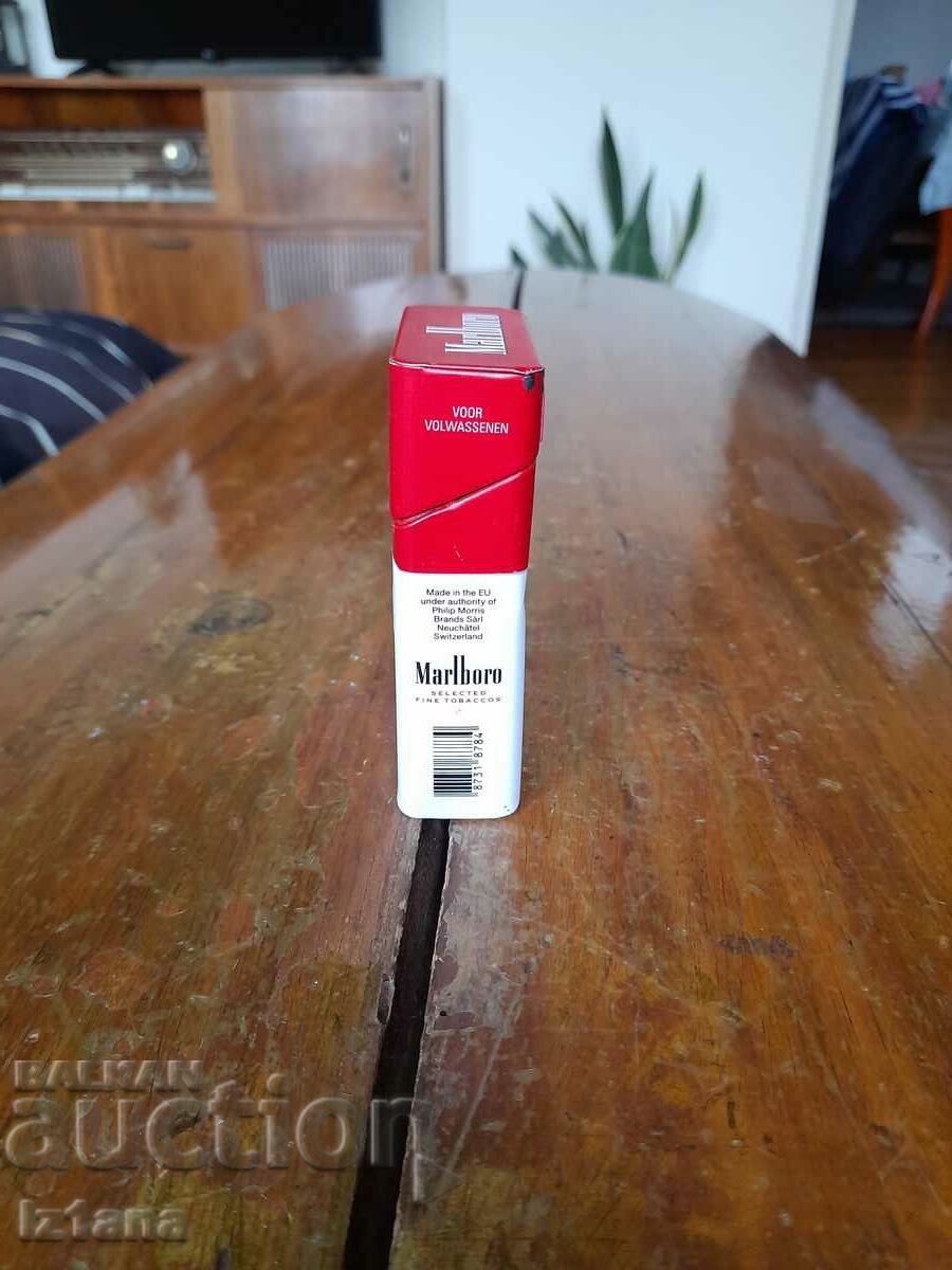 Delivery of Cigarette box, Marlboro snuffbox Delivery of Cigarette box, Marlboro snuffbox