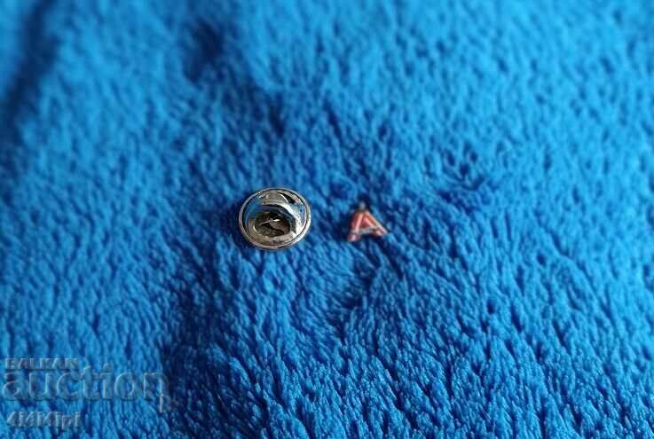 Insigna „Austria” micro cu preț 7.00 BGN | € 3.58 Insigna „Austria” micro cu preț 7.00 BGN | € 3.58