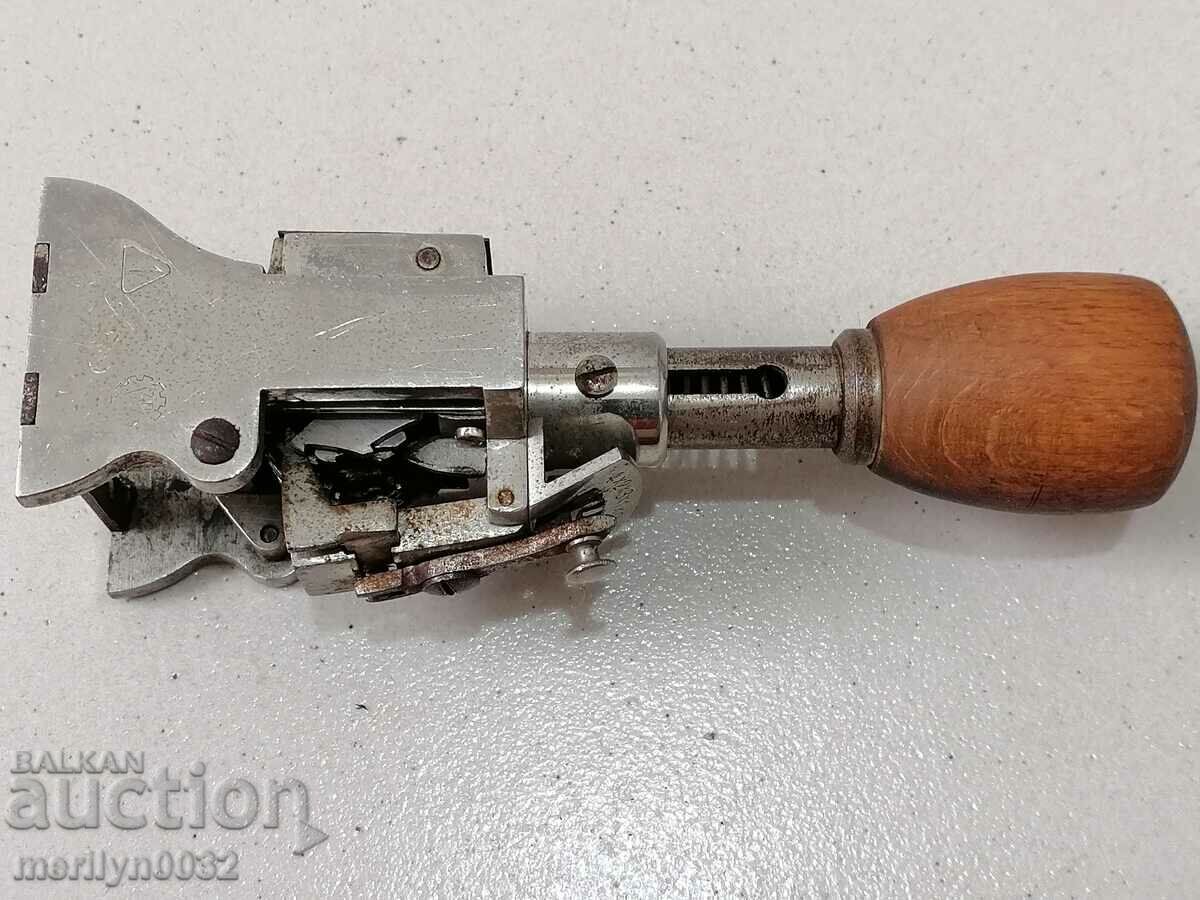 Delivery of An old stamp with rotating digits