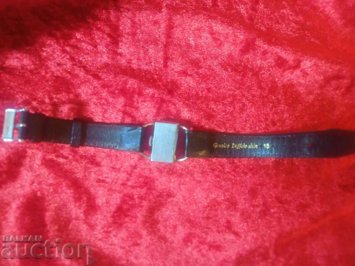 Auction Swiss women's self-winding watch Auction Swiss women's self-winding watch