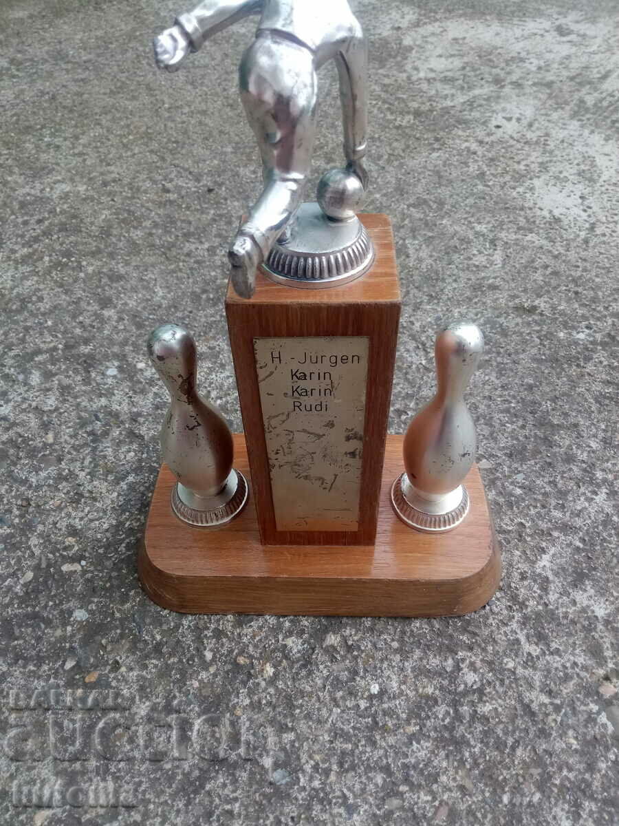 Аукцион Трофей от турнир по боулинг Аукцион Трофей от турнир по боулинг