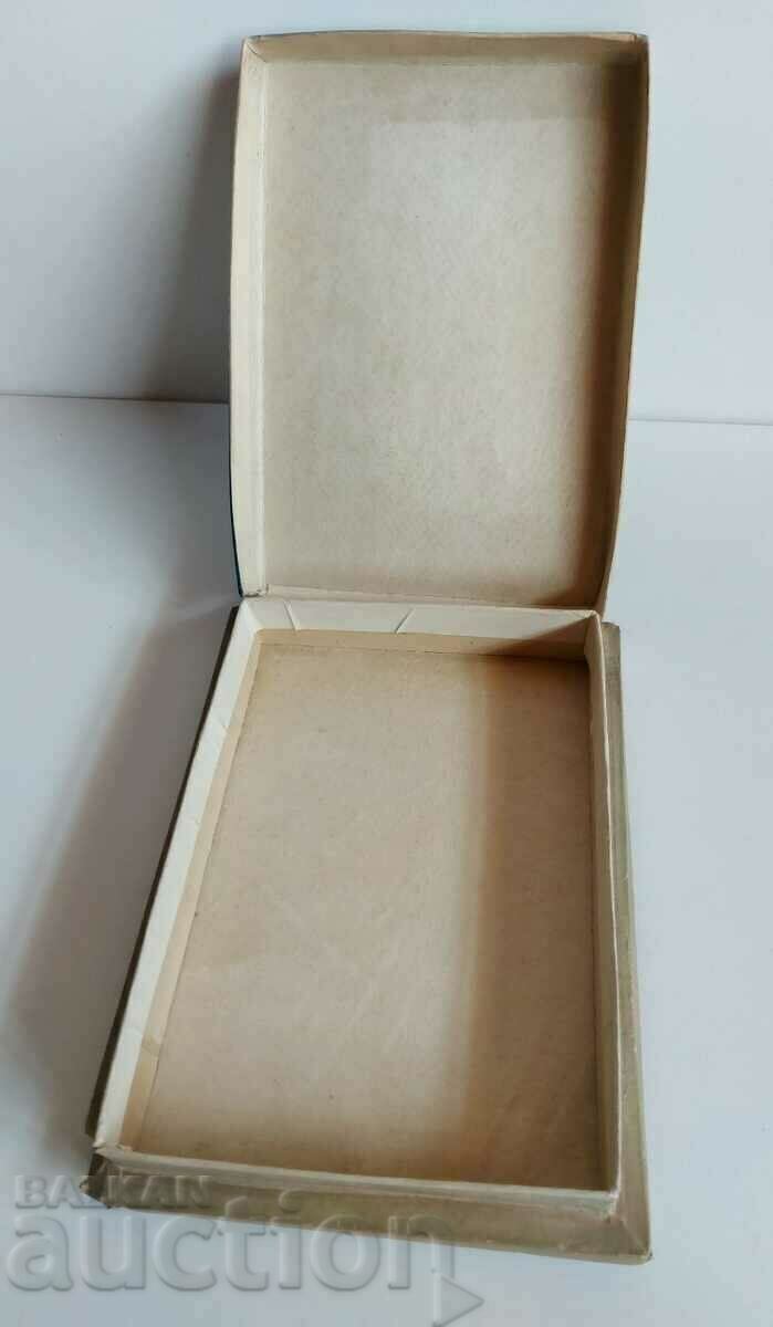 1962 ΔΗΜΟΣΙΑ ΒΙΒΛΙΟΘΗΚΗ ΣΠΑΝΙΑ ΚΟΛΠΟΥ ΚΟΥΤΙ ΑΔΕΙΑ με τιμή 59.00 BGN | € 30.17 1962 ΔΗΜΟΣΙΑ ΒΙΒΛΙΟΘΗΚΗ ΣΠΑΝΙΑ ΚΟΛΠΟΥ ΚΟΥΤΙ ΑΔΕΙΑ με τιμή 59.00 BGN | € 30.17