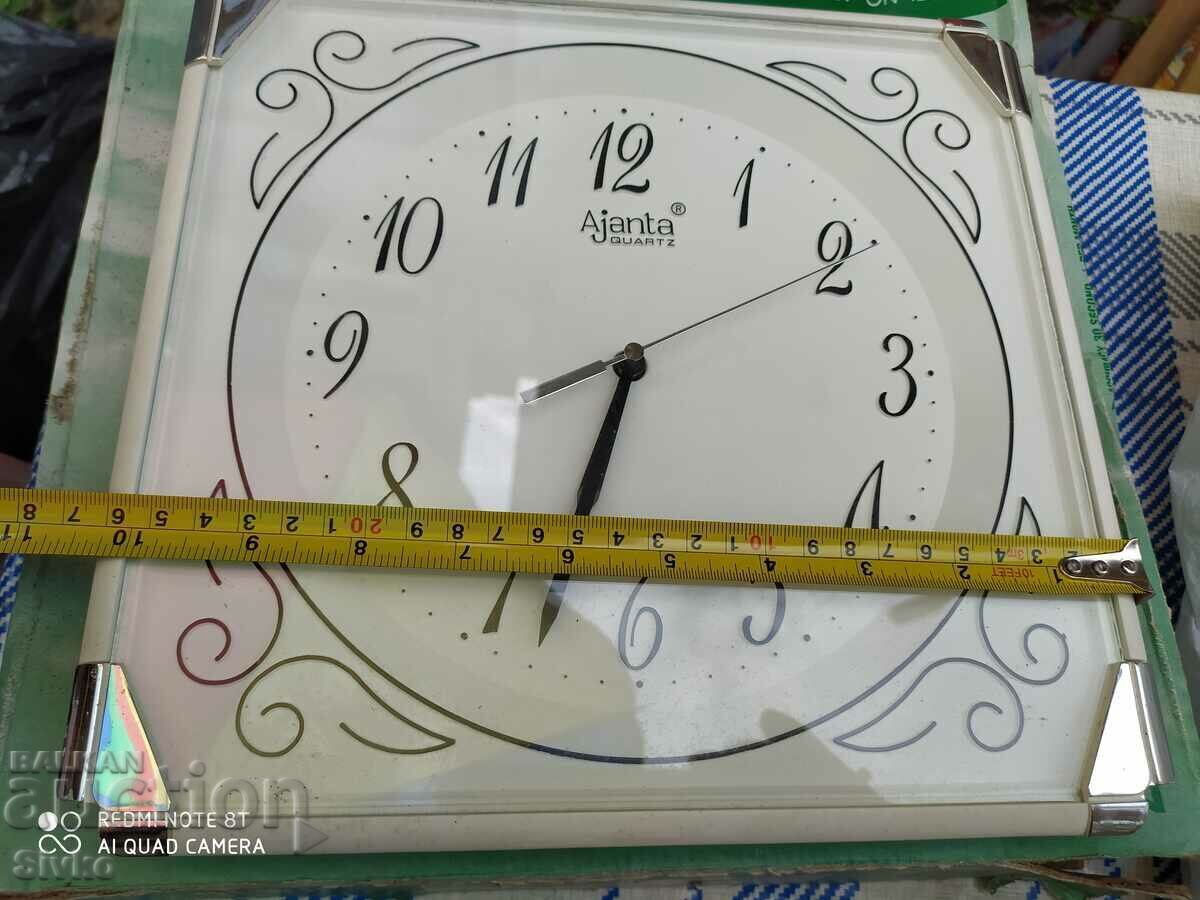 Δημοπρασία Λευκό ρολόι τοίχου - S Δημοπρασία Λευκό ρολόι τοίχου - S