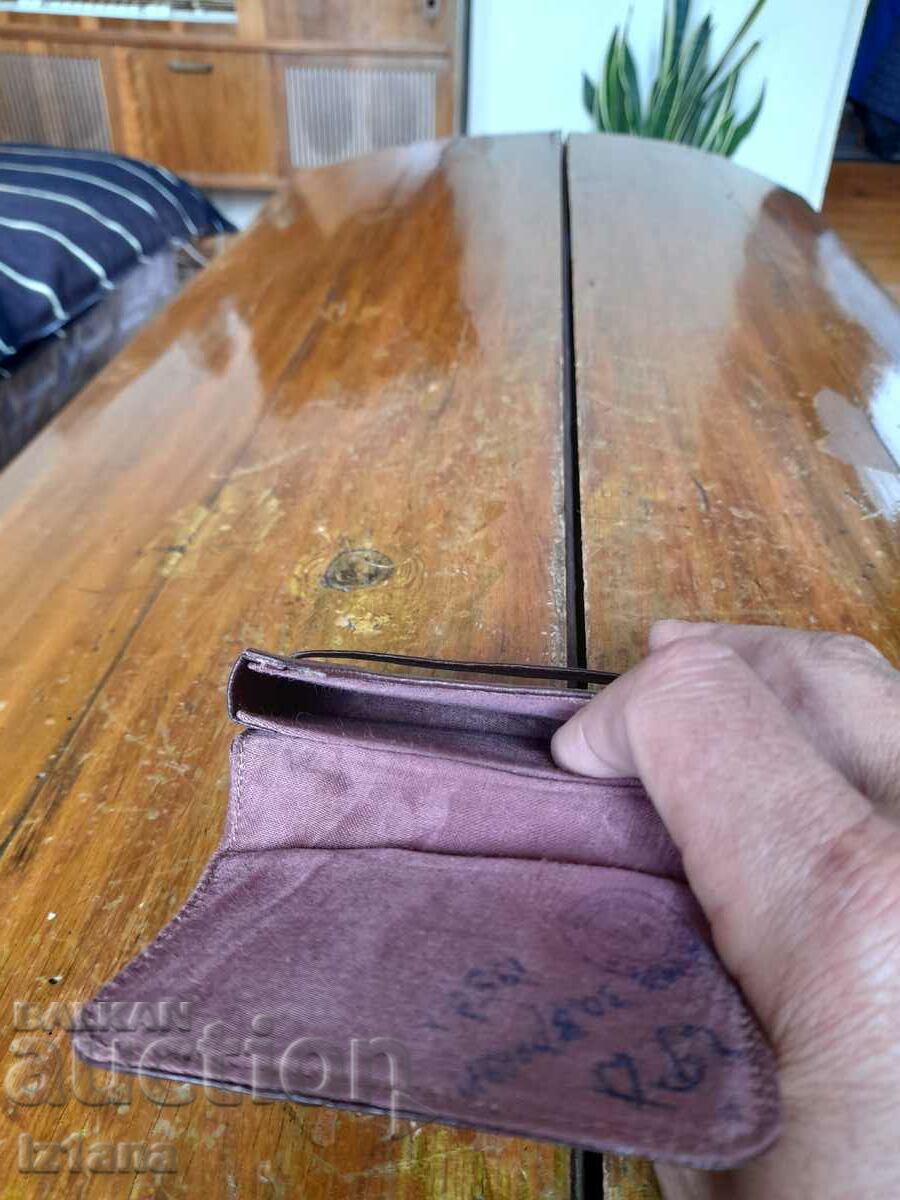 An old leather purse - 5 An old leather purse - 5