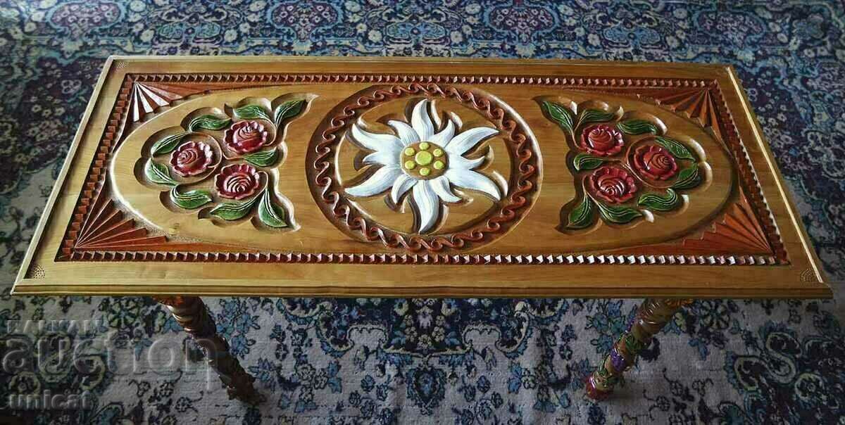 Livrarea Masuta de cafea, sculptura in lemn, lucrata manual, unica