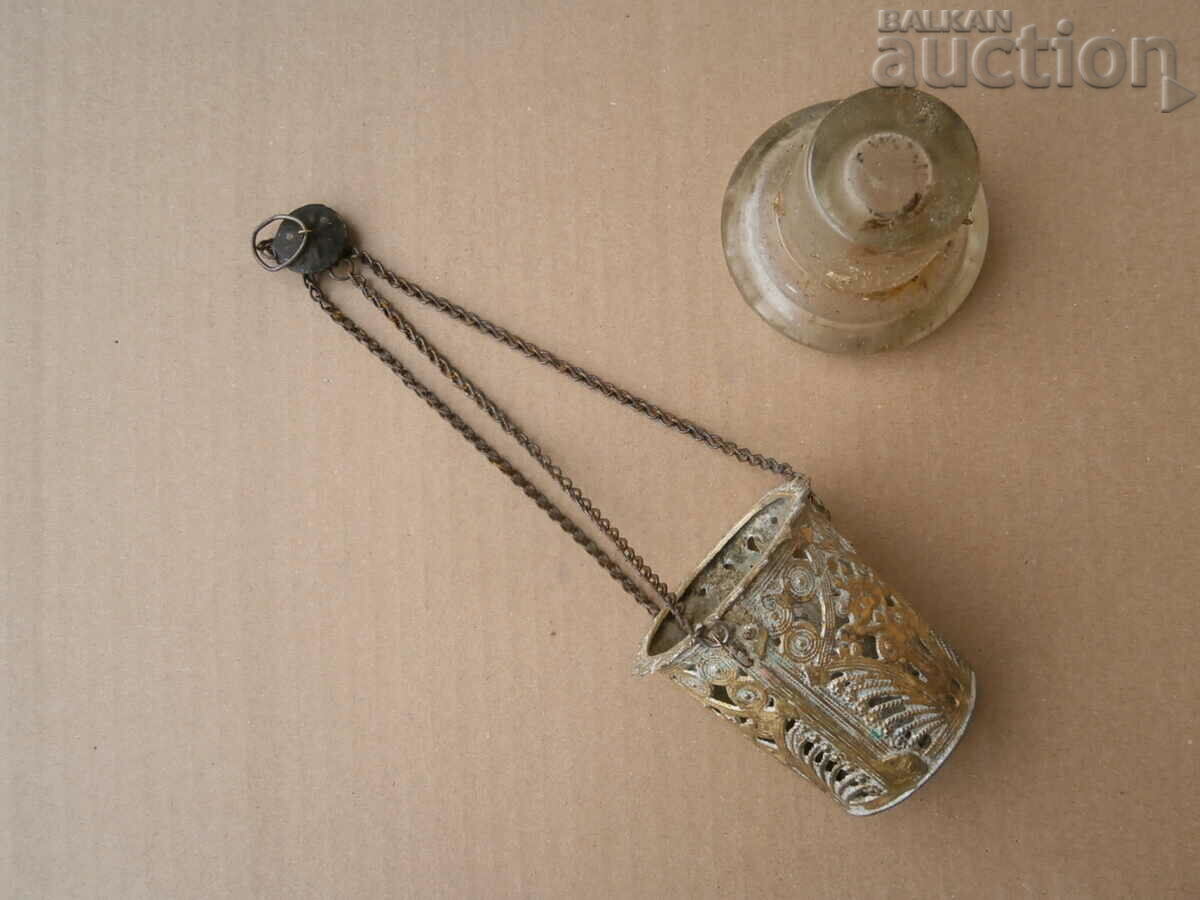 Old bronze sconce from a flickering home icon - 6 Old bronze sconce from a flickering home icon - 6