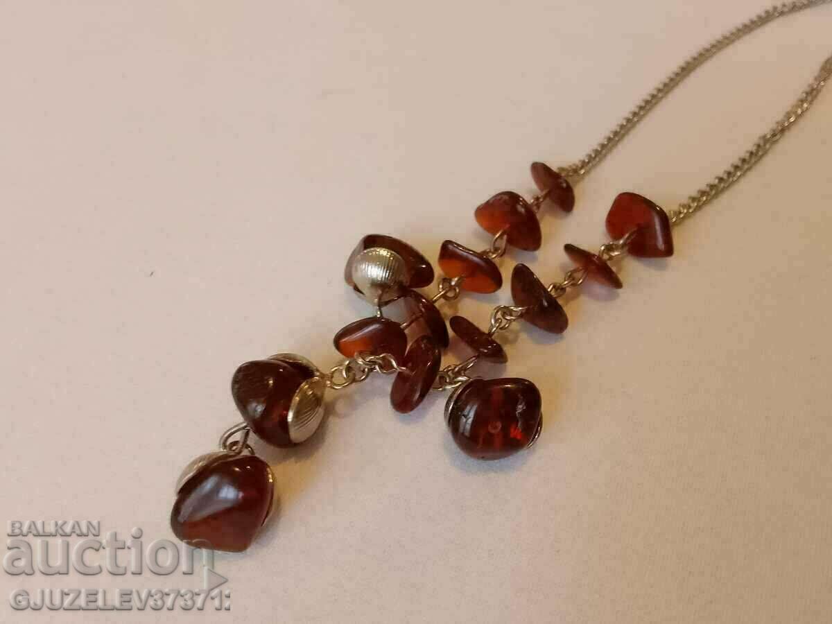 Delivery of Vintage women's necklace