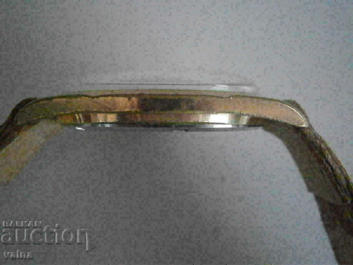 Παράδοση BAROLUX, cal FHF-ST 96, επίχρυση θήκη 10 micron. 35 mm