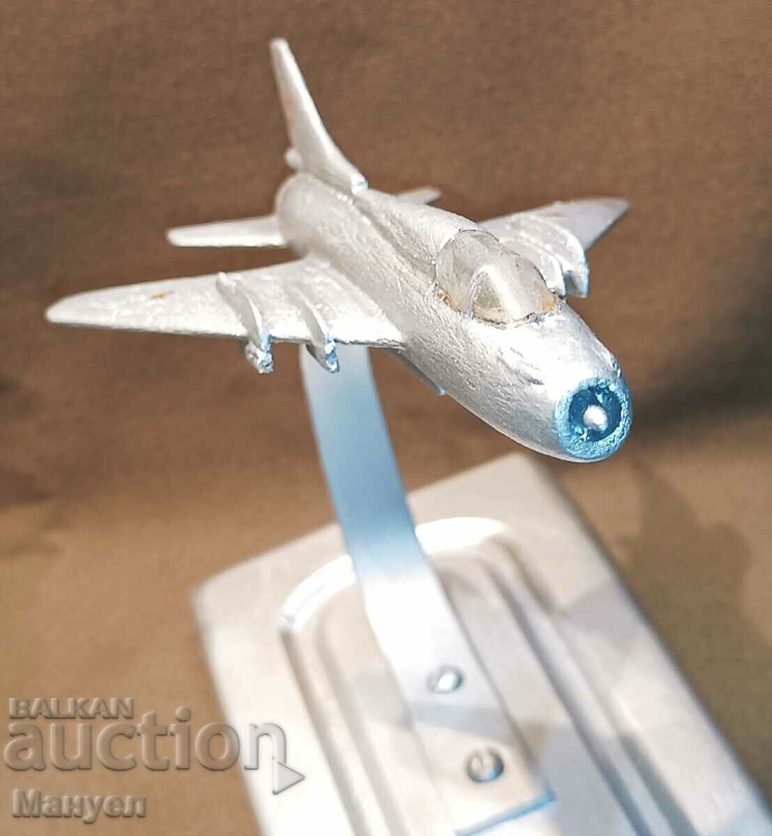 Μοντέλο αεροσκάφους Su-22. με τιμή 69.90 BGN | € 35.74 Μοντέλο αεροσκάφους Su-22. με τιμή 69.90 BGN | € 35.74