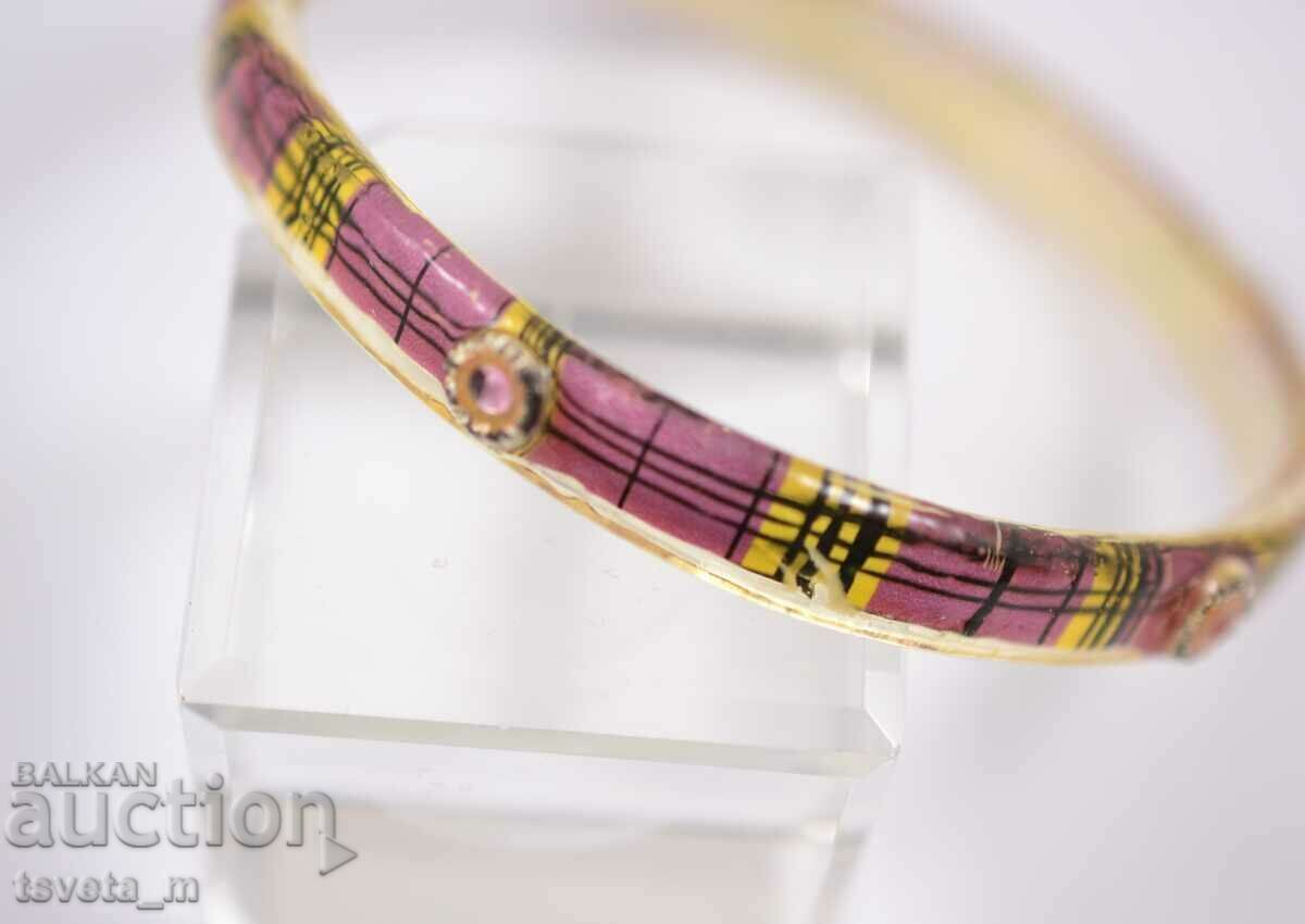 Delivery of Lalo bracelet