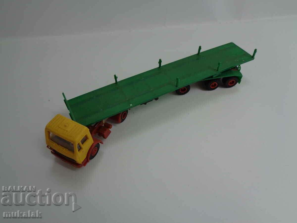 Auction  KIBRI HO 1/87 MERCEDES TRUCK DETAILED MODEL TOY