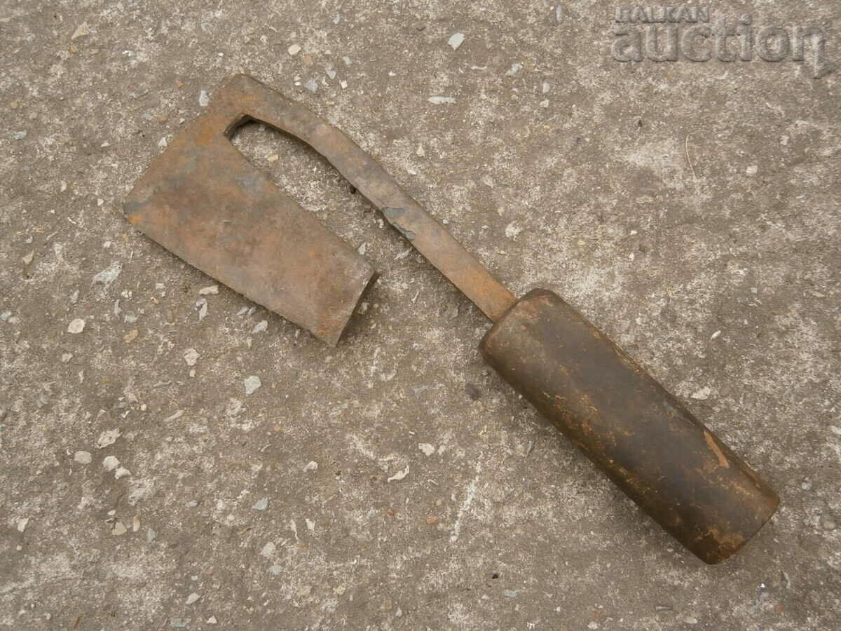 Delivery of old primitive satyr