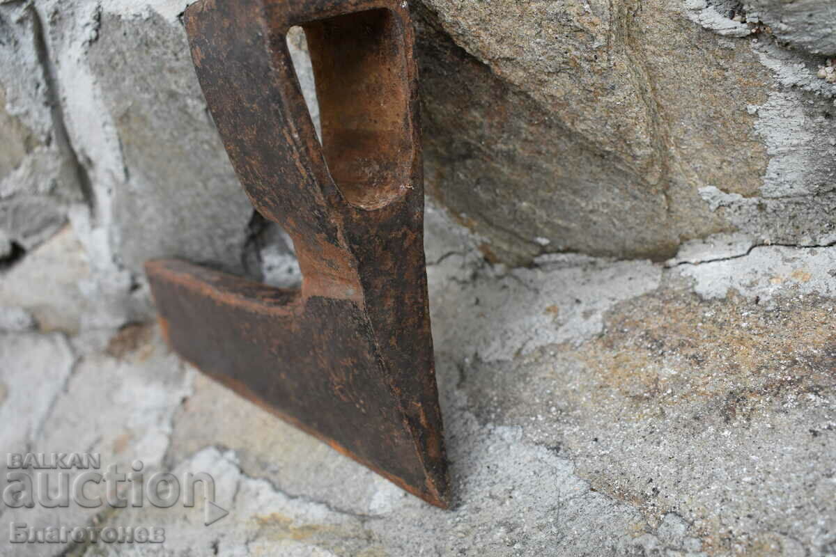 Delivery of Old forged ax