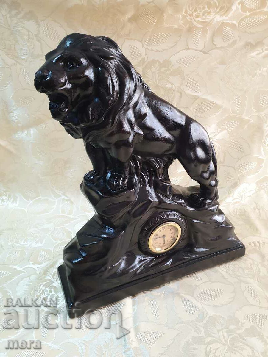 Ένα παλιό γερμανικό τζάκι με τιμή 250.00 BGN | € 127.82