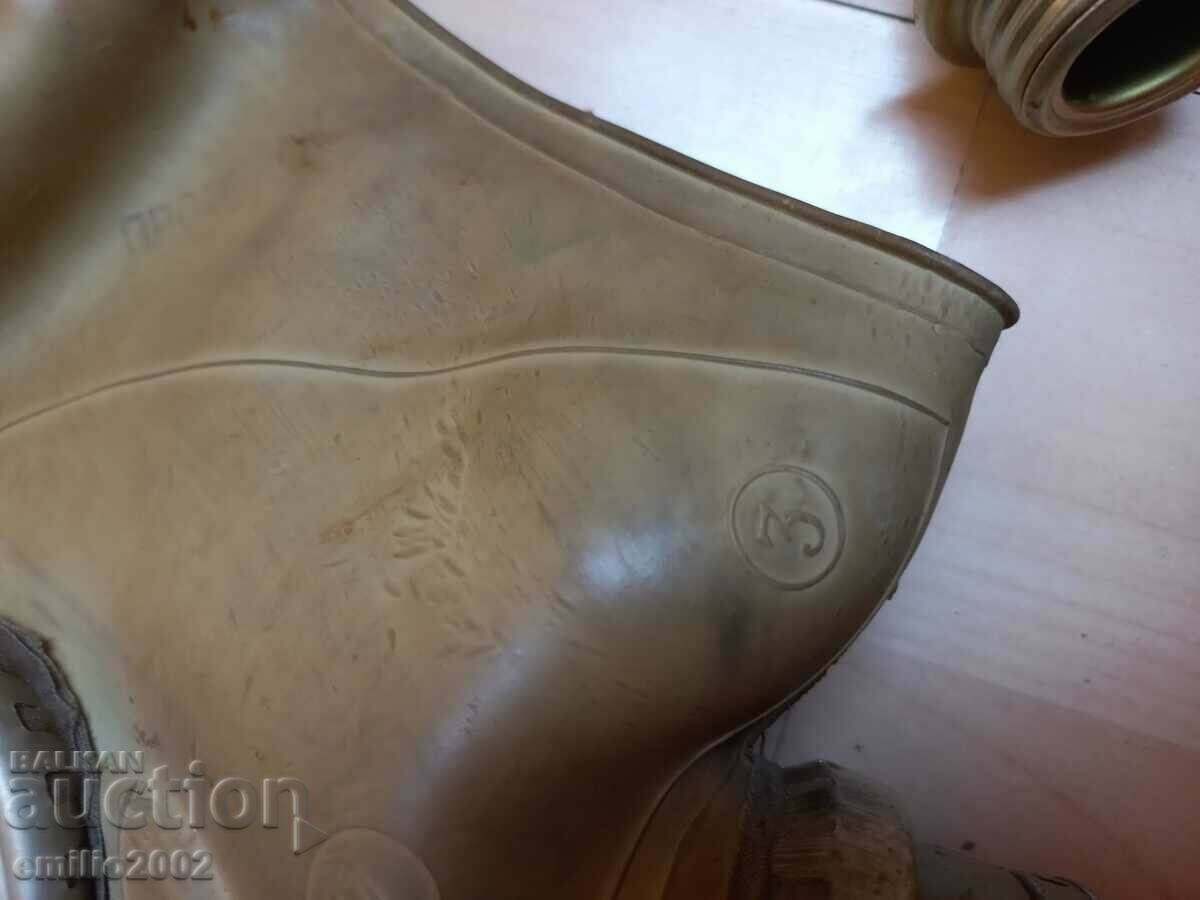Military uniform gas mask H 3 with price 14.00 BGN | € 7.16 Military uniform gas mask H 3 with price 14.00 BGN | € 7.16