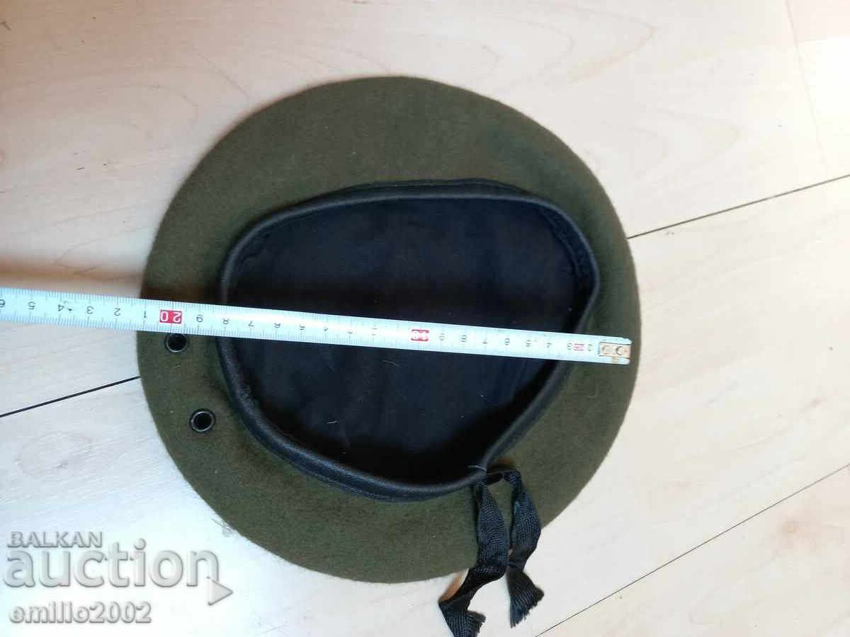 Auction Military green beret from the adjacent units Auction Military green beret from the adjacent units