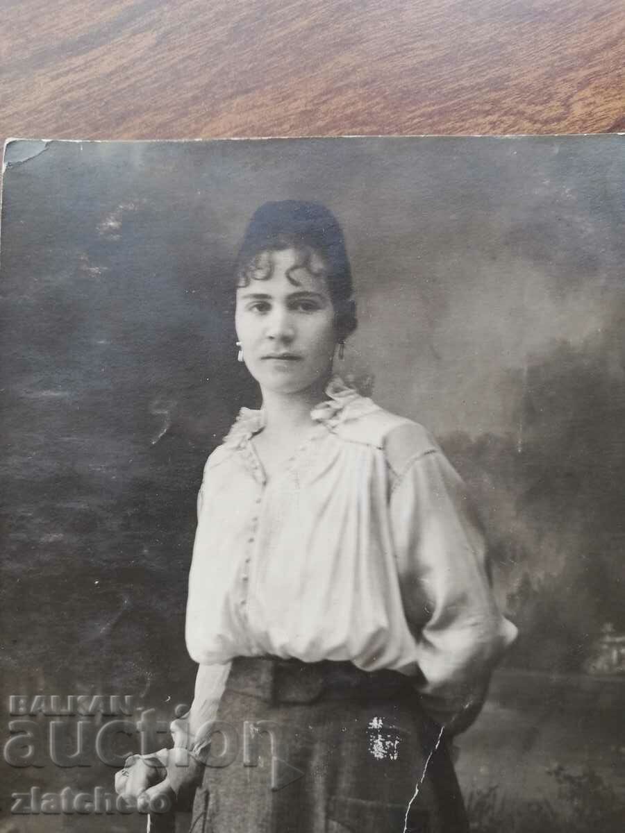 Auction Old photo Kingdom of Bulgaria - Woman, Xanthi 1917 Auction Old photo Kingdom of Bulgaria - Woman, Xanthi 1917
