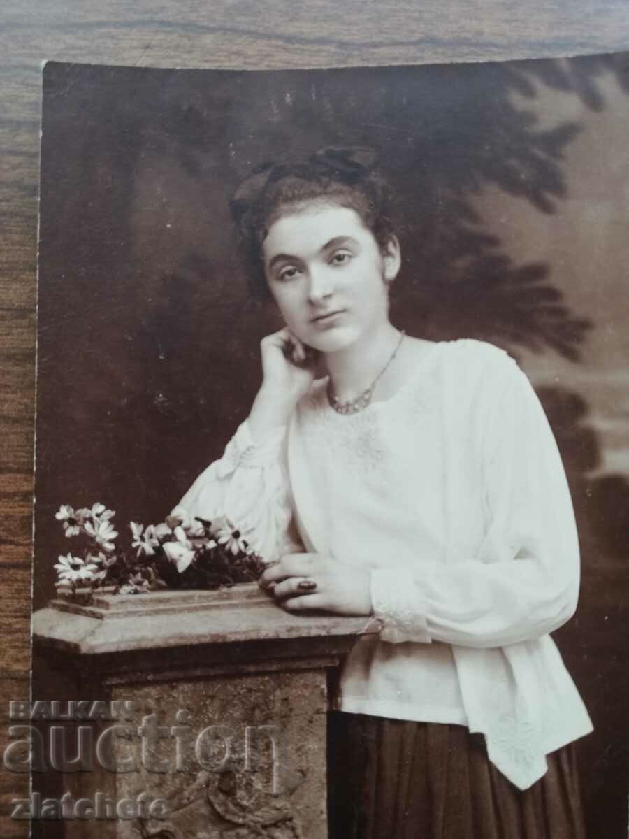 Old photo Kingdom of Bulgaria - Woman, Ruse 1919 with price 10.00 BGN | € 5.11 Old photo Kingdom of Bulgaria - Woman, Ruse 1919 with price 10.00 BGN | € 5.11