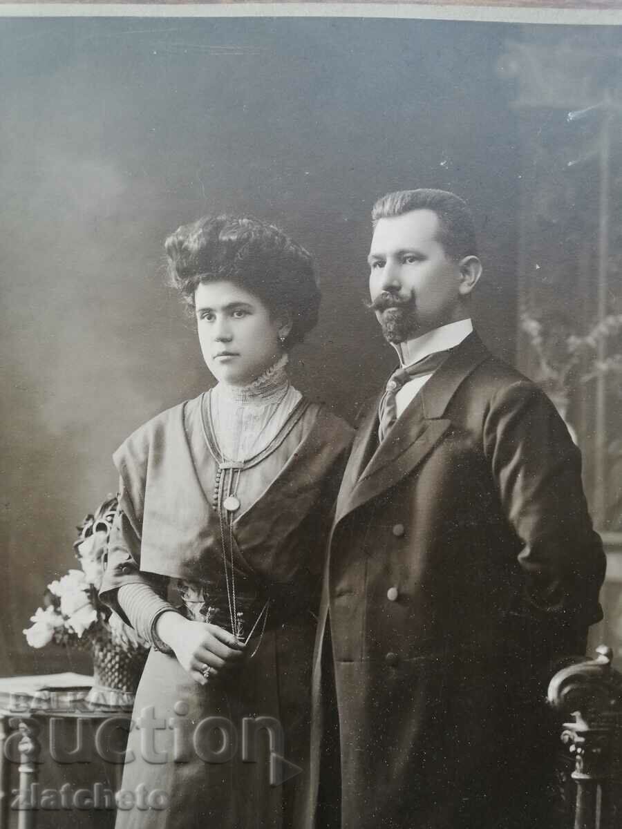 Delivery of Old cardboard photo - studio Dimitar Karastoyanov Delivery of Old cardboard photo - studio Dimitar Karastoyanov