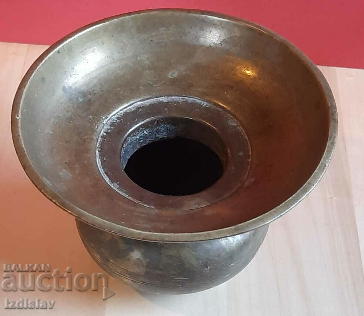 Antique bronze spittoon 19th c. with price € 35.00 | 68.45 BGN