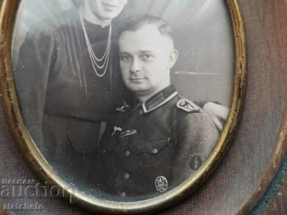 Delivery of Old WW2 photo - German officer, framed Delivery of Old WW2 photo - German officer, framed