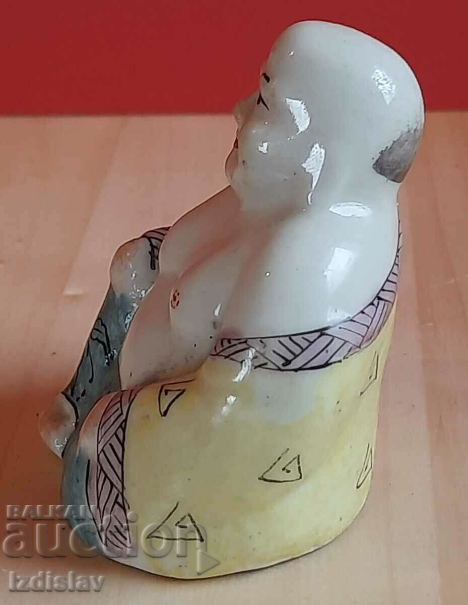 Старинна китайска порцеланова фигура Седящия Буда с цена € 52.00 | 101.70 лв.