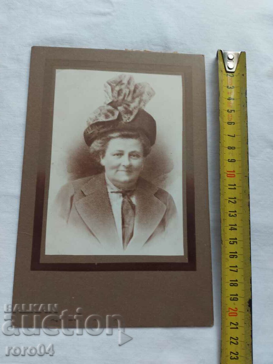 STAR PHOTOGRAPHY - CARD with price 9.00 BGN | € 4.60 STAR PHOTOGRAPHY - CARD with price 9.00 BGN | € 4.60