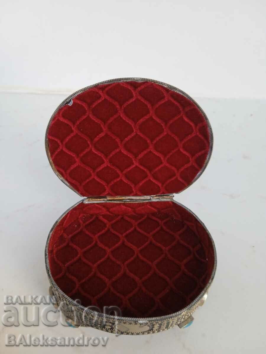 Delivery of Old beautiful big jewelry box Delivery of Old beautiful big jewelry box