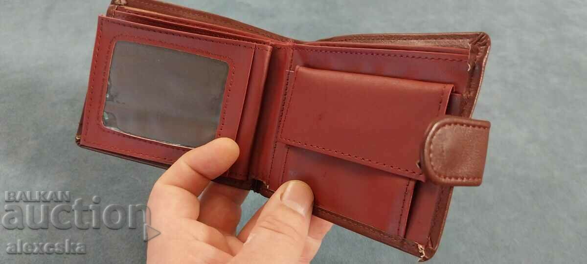 Аукцион Кожен портфейл Аукцион Кожен портфейл