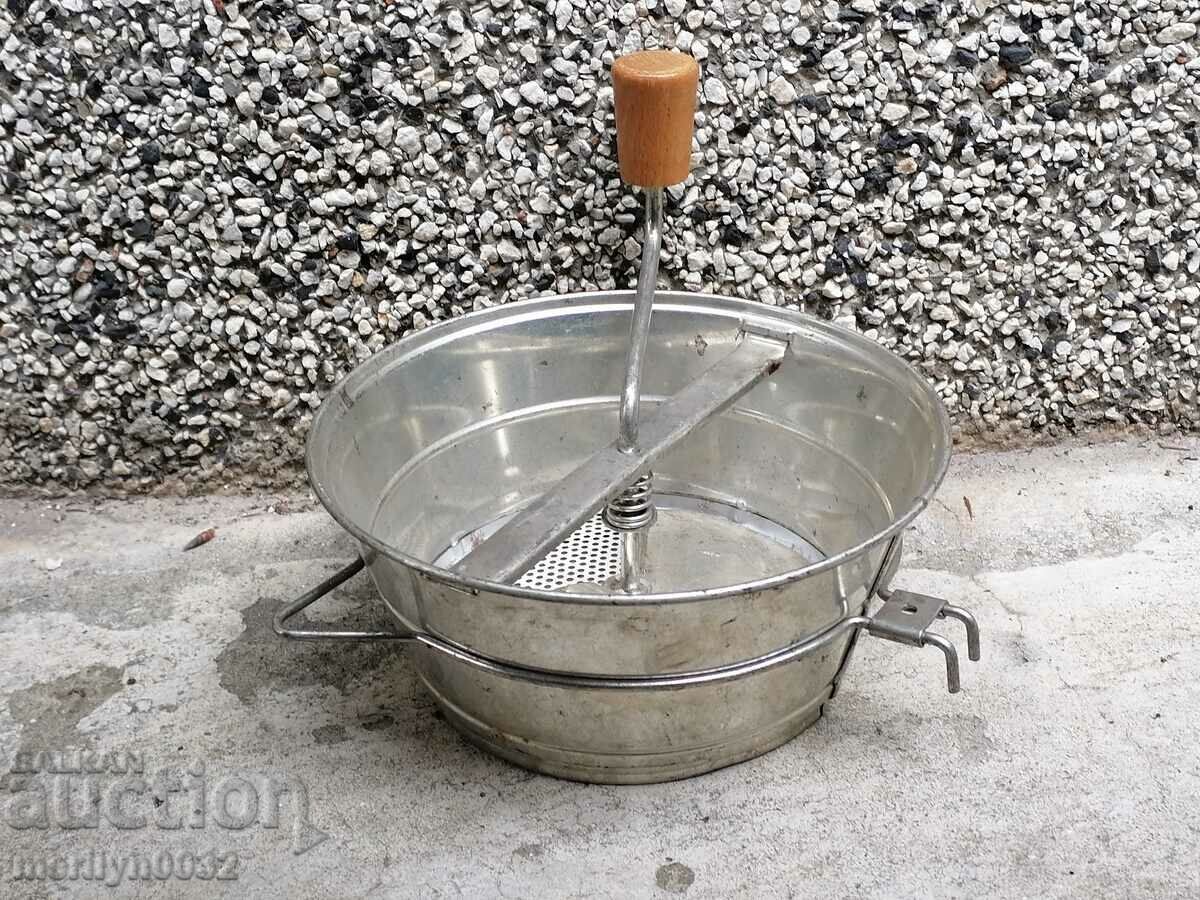 Bulgarian grinder for fruit and vegetable juice machine