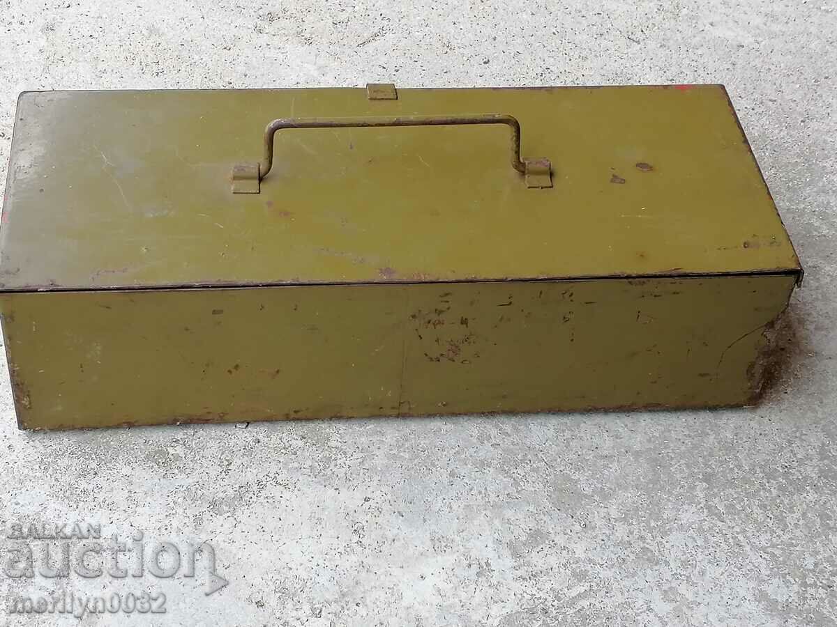 Армейска кутия от ЗИП от WW2 с цена 55.00 лв. | € 28.12 Армейска кутия от ЗИП от WW2 с цена 55.00 лв. | € 28.12