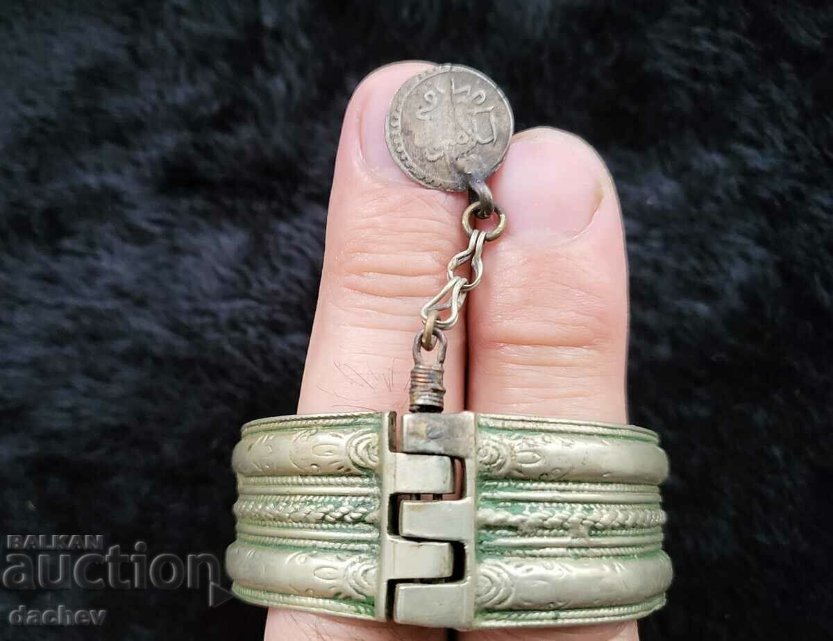 Bratara antica din argint renascentista cu moneda, bijuterii