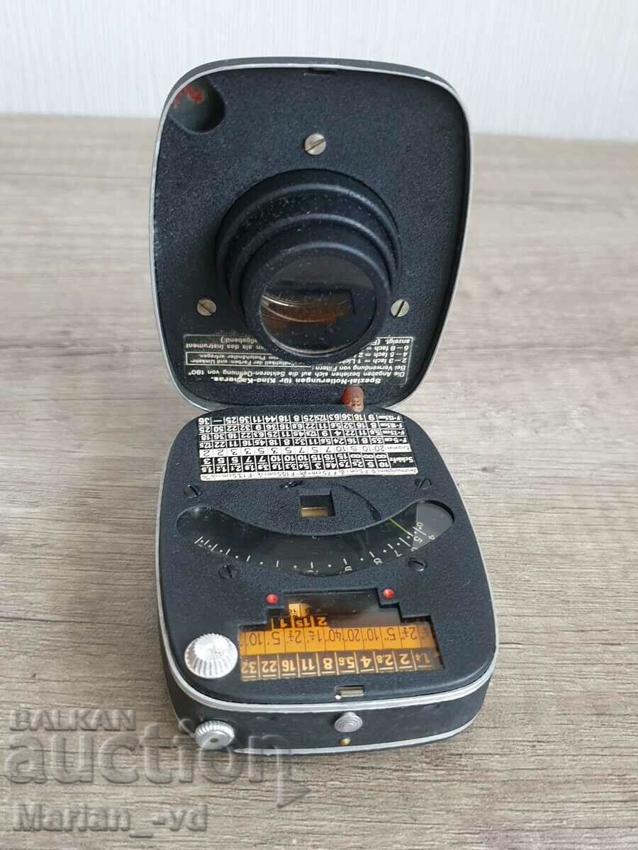 BERTRAM STANDARD LIGHT METER Made in Germany 1940 Year with price 40.00 BGN | € 20.45 BERTRAM STANDARD LIGHT METER Made in Germany 1940 Year with price 40.00 BGN | € 20.45