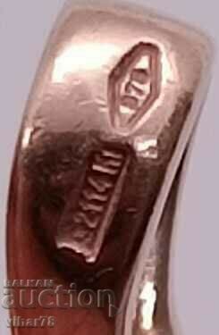 Licitație Cruce de aur marcată cu un diamant foarte gavello de 9 carate