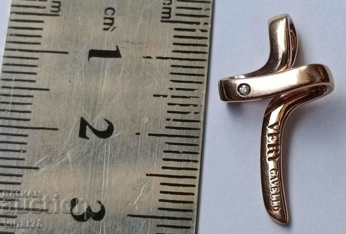 Cruce de aur marcată cu un diamant foarte gavello de 9 carate - 7