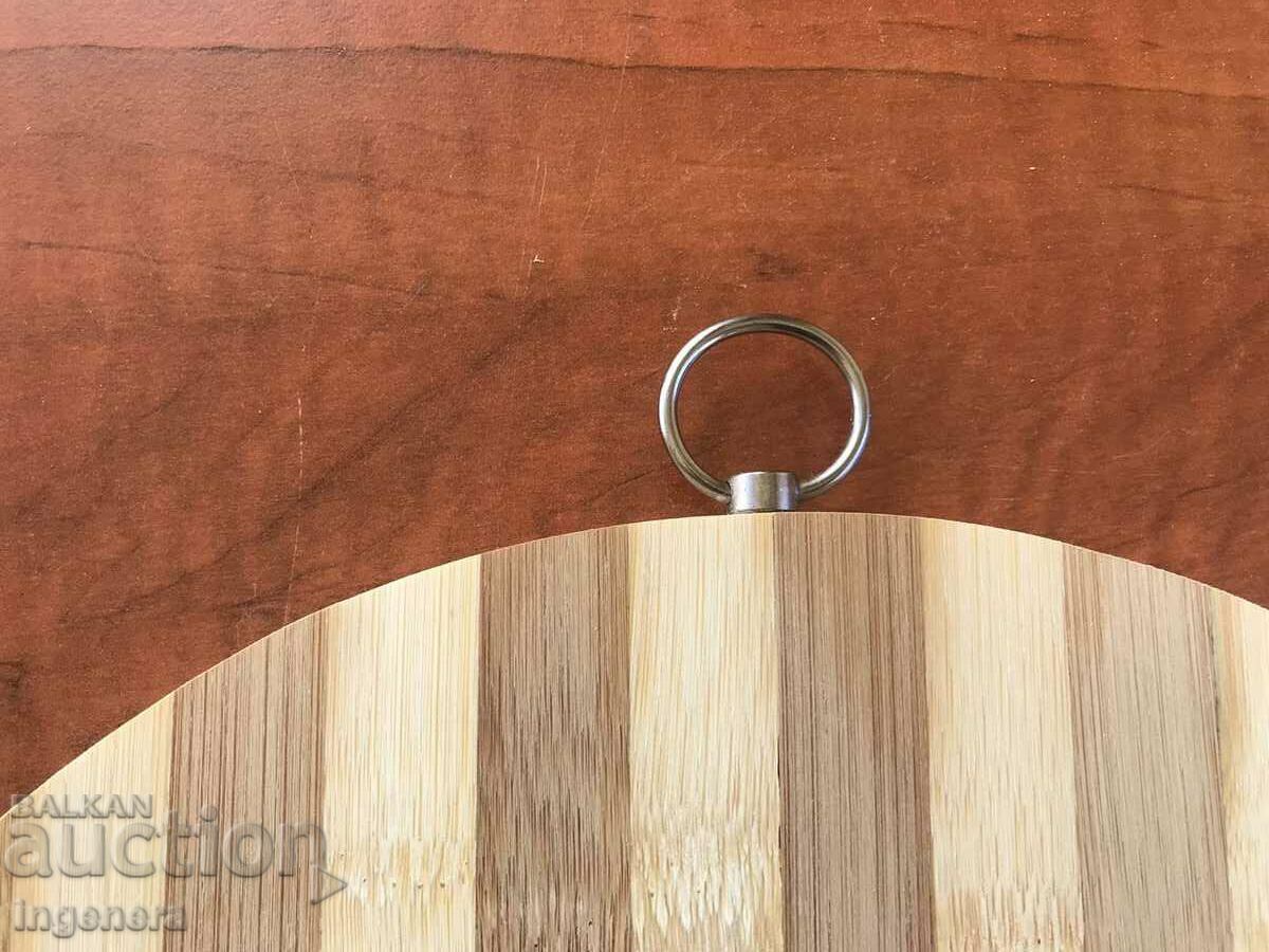 Auction BREADBOARD FOR APPETIZERS AND STEAKS WOODEN NEW Auction BREADBOARD FOR APPETIZERS AND STEAKS WOODEN NEW