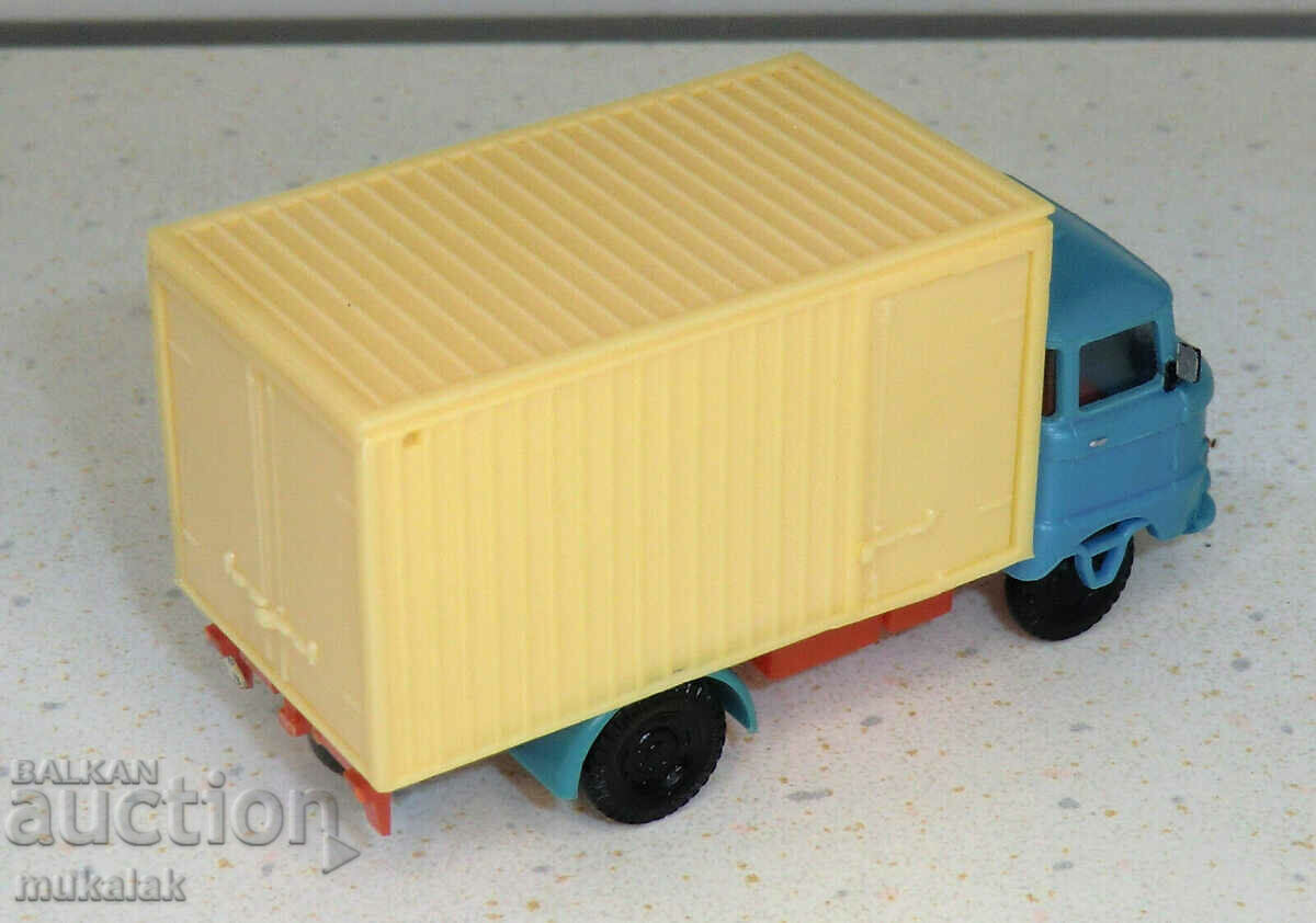 IFA 1/87 HO DETAILED MODEL TRUCK TOY TROLLEY with price 45.00 BGN | € 23.01 IFA 1/87 HO DETAILED MODEL TRUCK TOY TROLLEY with price 45.00 BGN | € 23.01