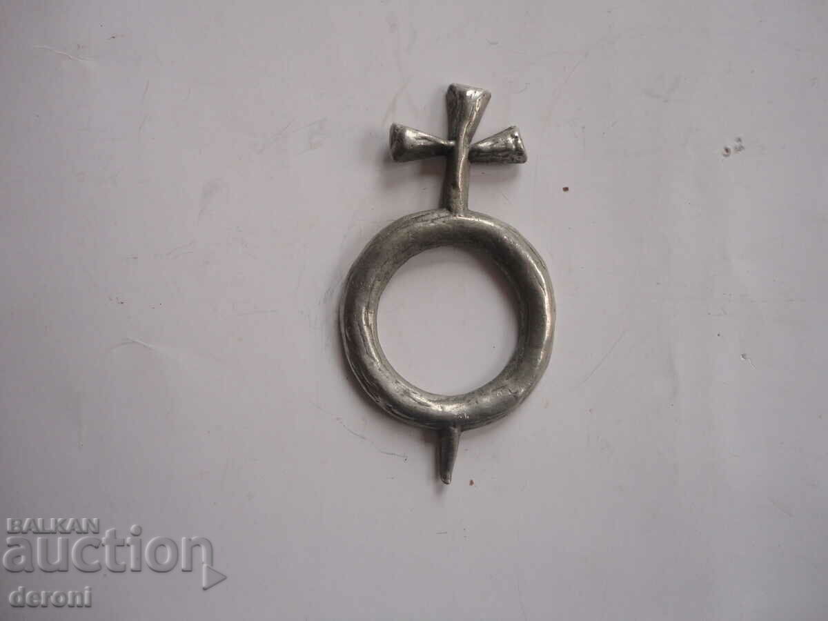 Auction Antique Pewter Cross 2 Auction Antique Pewter Cross 2