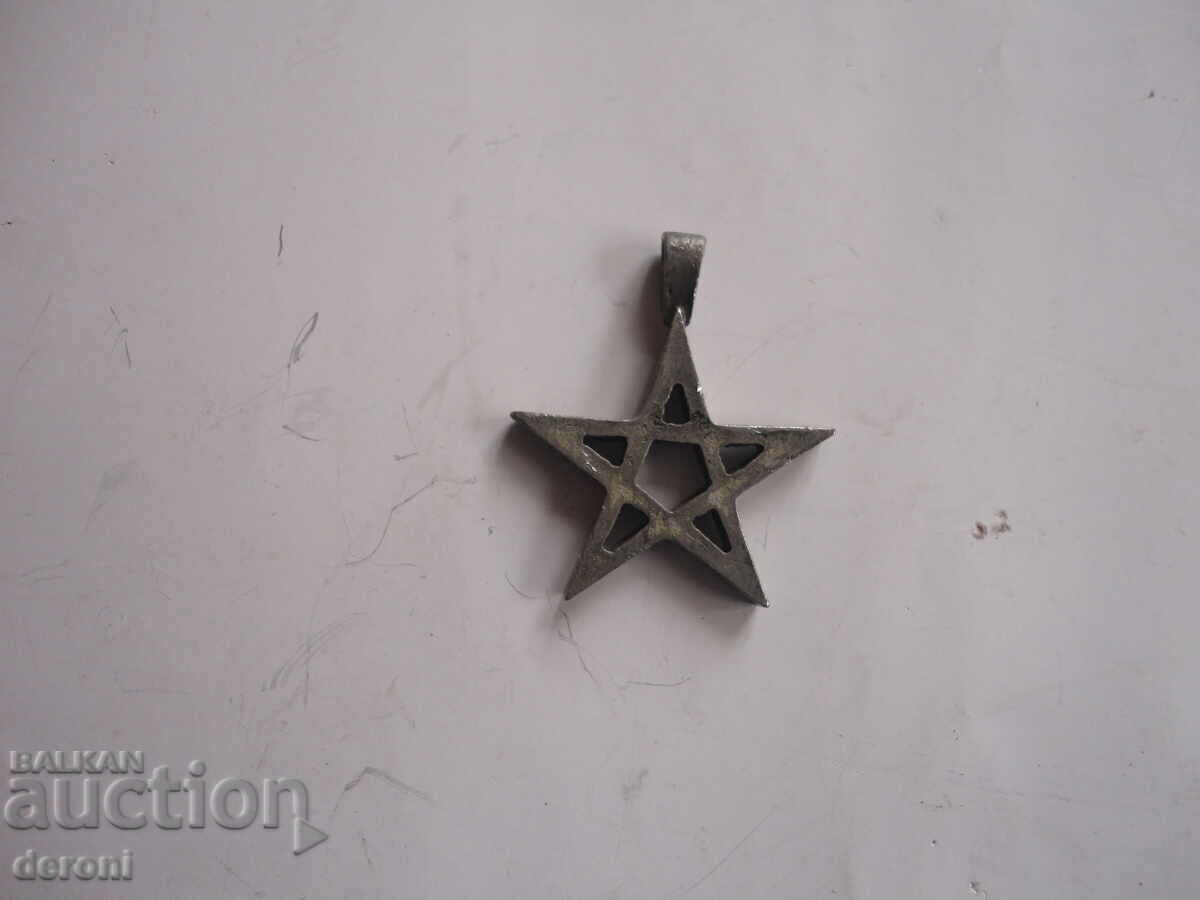 Delivery of Antique Pewter Locket Amulet Pentagram Delivery of Antique Pewter Locket Amulet Pentagram