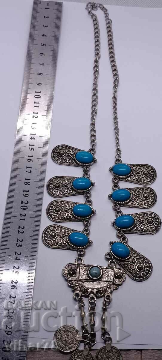 Licitație colier cu pandantiv