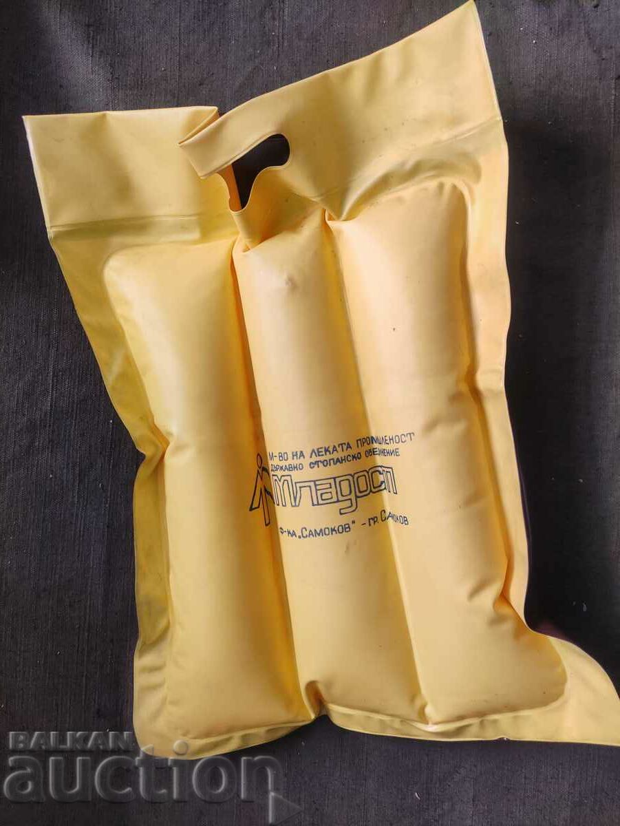 Universiade Sofia 1977 bag with price 30.00 BGN | € 15.34 Universiade Sofia 1977 bag with price 30.00 BGN | € 15.34