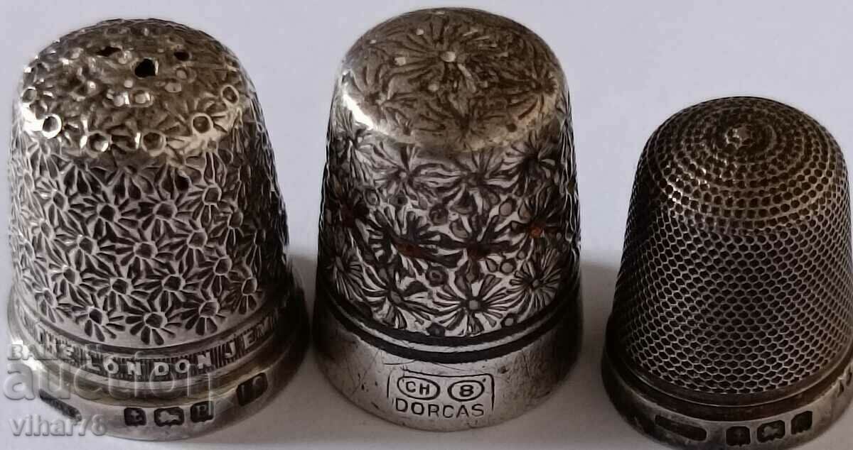 Delivery of Lot of three silver thimbles Delivery of Lot of three silver thimbles